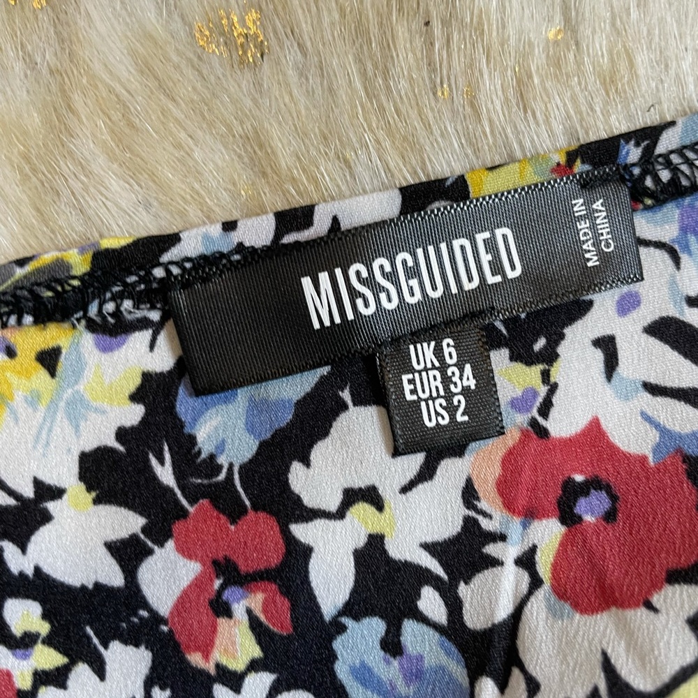 Missguided floral button down smocked blouse - Picture 2 of 4